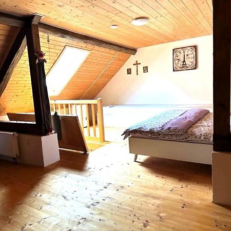 Penzion A Hospoda Na Statku Hluboka nad Vltavou Exterior photo